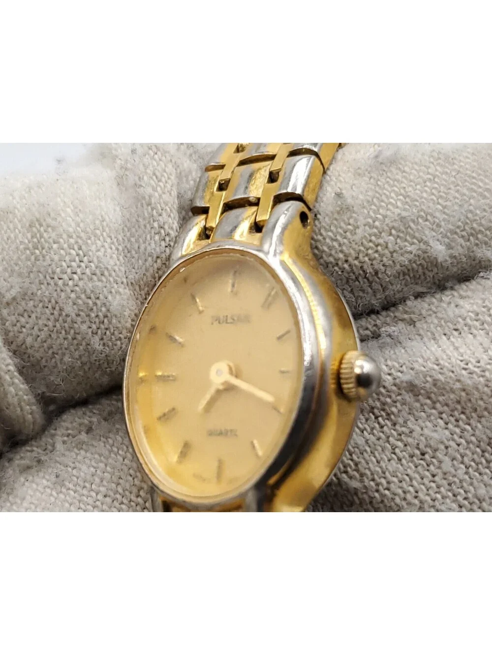 Pulsar Quartz Watch Women New Battery Gold Tone Oval
